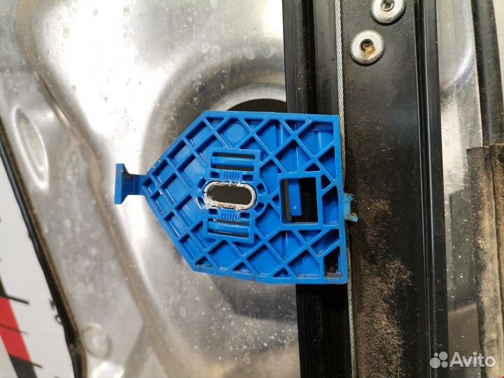 Стеклоподъемник электрический задний правый Audi