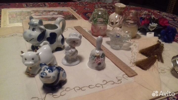 Сувенирные фарфоровые и другие фигурки