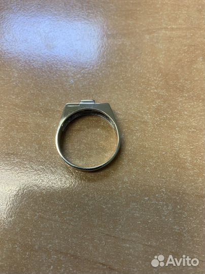 Мужской золотой перстень