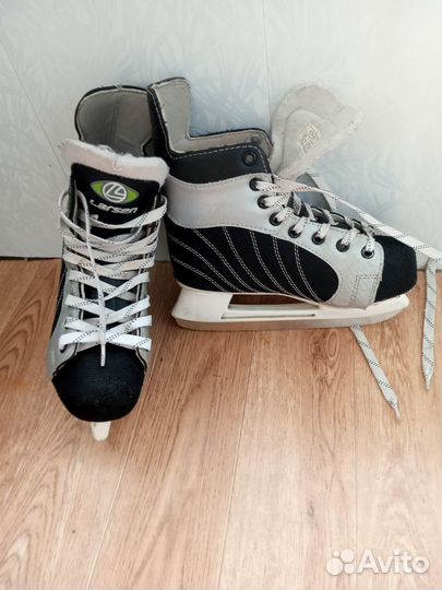 Коньки хоккейные