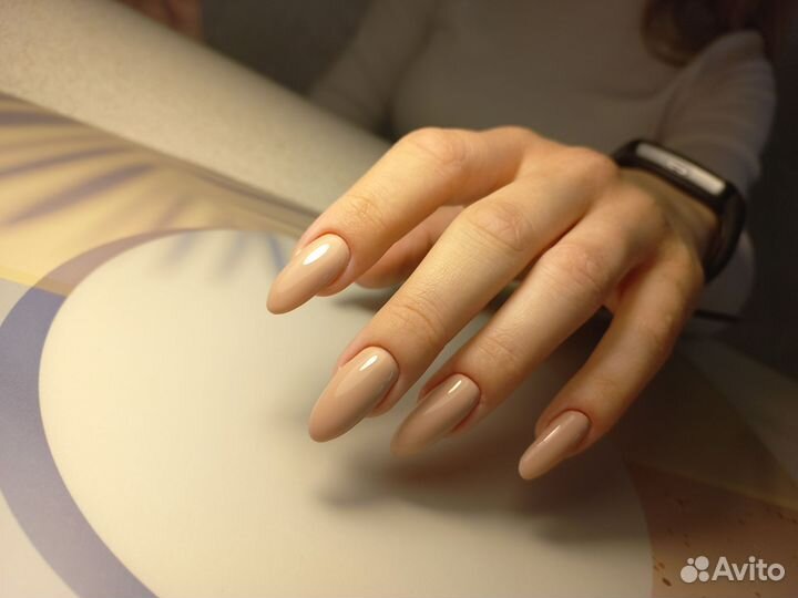 Маникюр, педикюр, наращивание ногтей