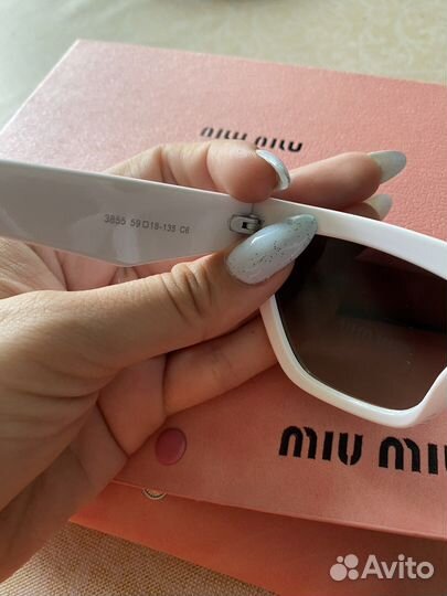 Солнцезащитные очки miu miu