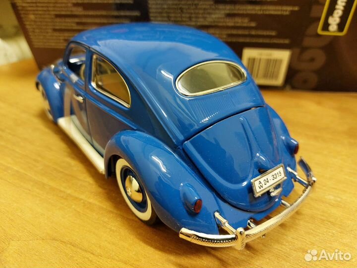 Коллекционная модель Volkswagen Kafer 1:18