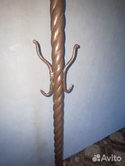 Вешалка напольная кованная