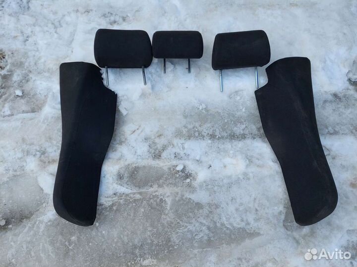 Сиденья задние комплект Тойота Авенсис 2
