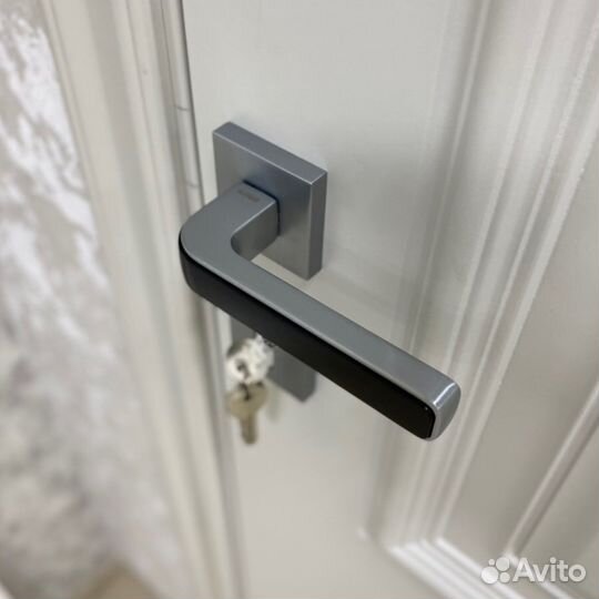 Дверная ручка классика с замком