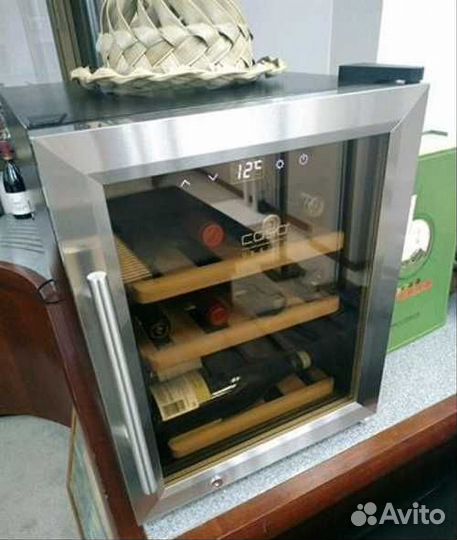Винный шкаф Caso WineSafe 12 Classic