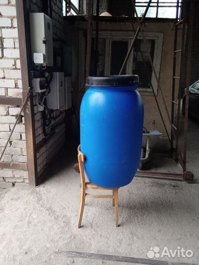 Бочка пластиковая пищевая 227 литров с крышкой и30