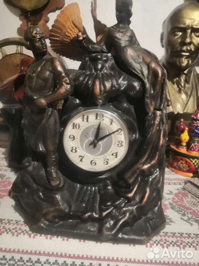 Часы настольные молния СССР