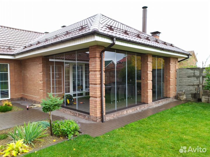 Безрамное остекление террас и беседок веранды