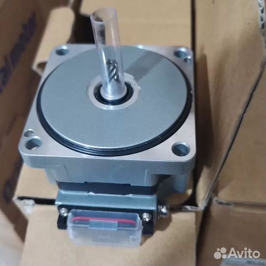 Один новый бесщеточный мотор vexta BLM230HP-GFV BLM230hpgfv расходная доставка