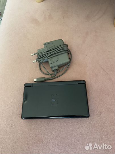 Продам Nintendo DS