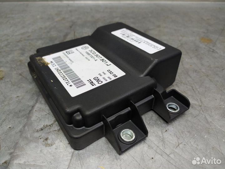 Блок управления парковочным тормозом Volkswagen