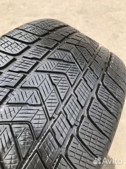 Pirelli Scorpion Winter 285/40 R22