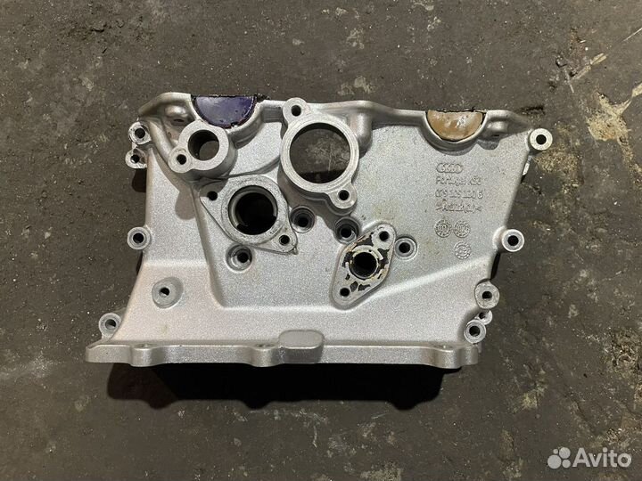 Крышка распредвала прав VAG BAT BAS BHF BBK