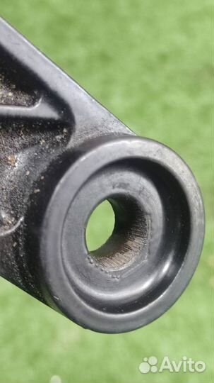 Поводок стеклоочистителя левый Nissan X-Trail T30