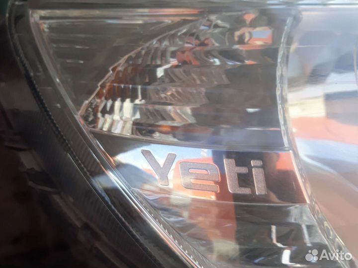 Фара правая skoda yeti