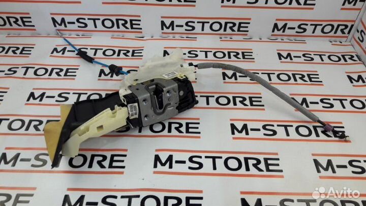 Замок двери передний левый Mercedes-Benz E-Class