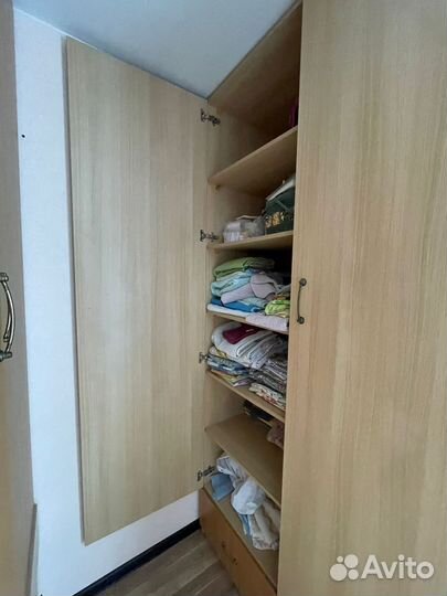 Шкаф распашной