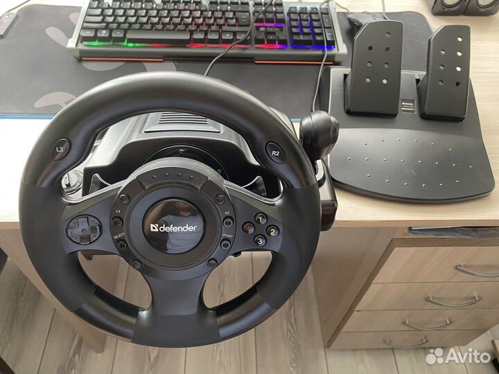 Игровой руль с педалями Defender forsage drift gt