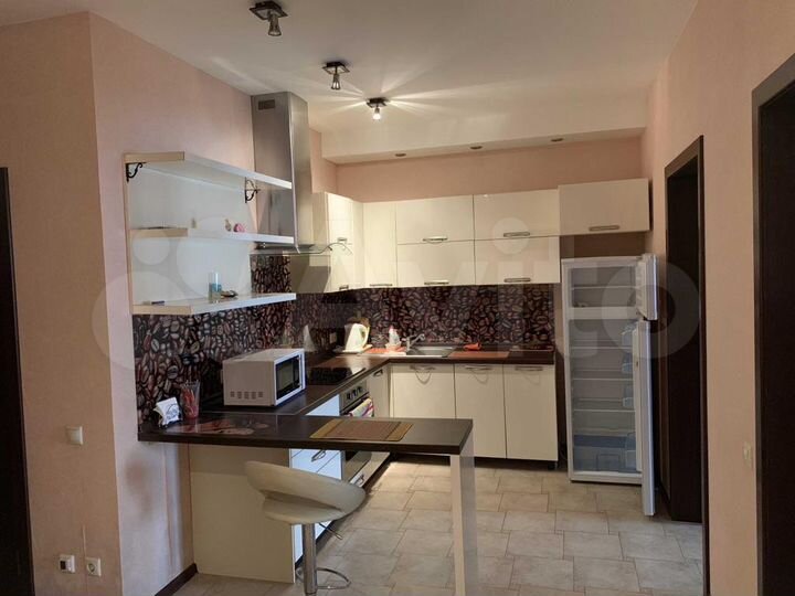 2-к. квартира, 85 м², 8/18 эт.