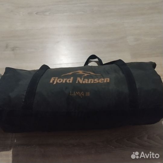 Палатка туристическая 3 местная бу двуслойная