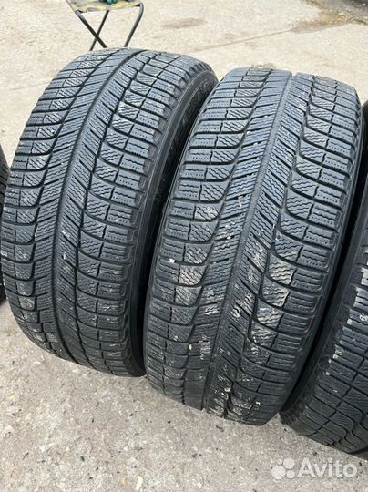 Michelin X-Ice XI3 235/55 R17 99H