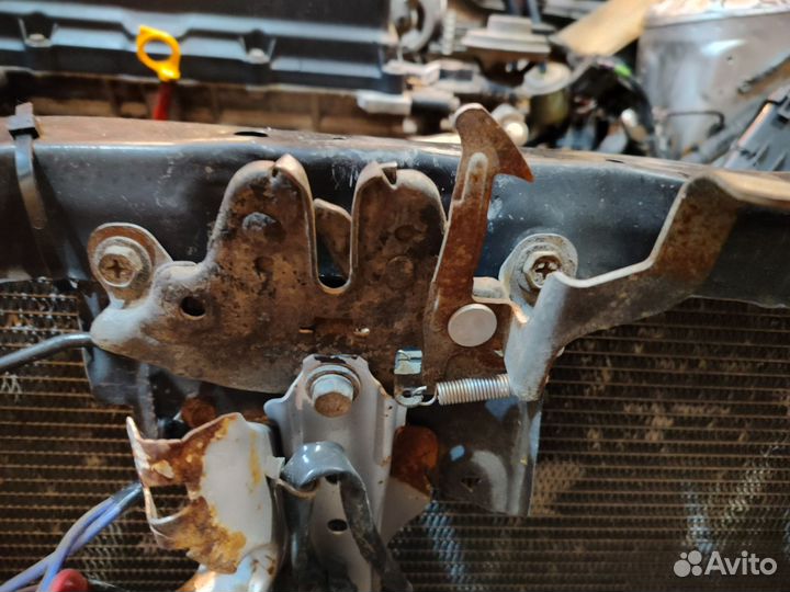 Замок капота ниссан вингроуд y11