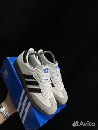 Кроссовки adidas