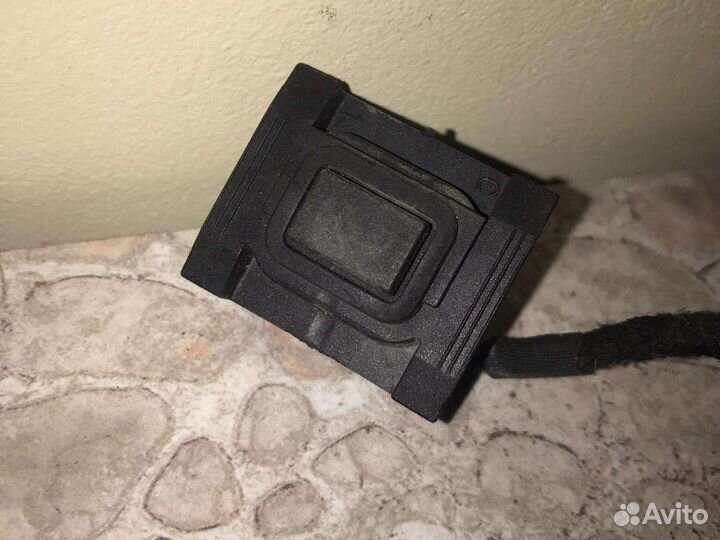 Кнопка открывания багажника Ford Ecosport