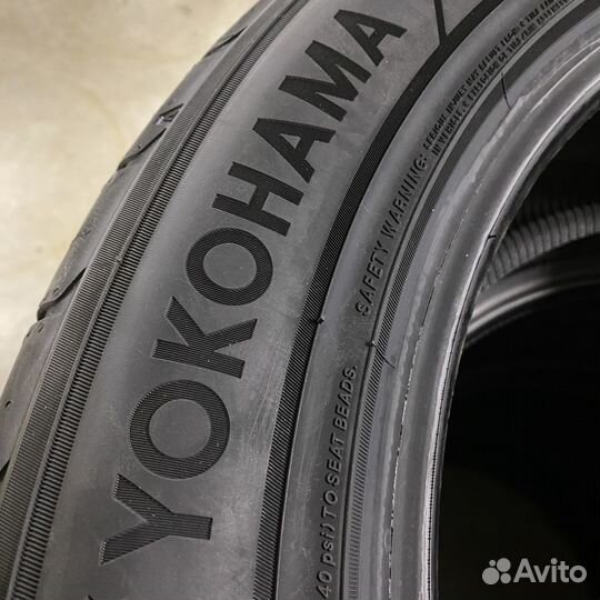 Yokohama Advan Sport V107 305/35 R23 Y