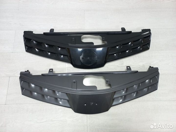 Решетка радиатора Nissa Note 2005-2012 цвет Графит