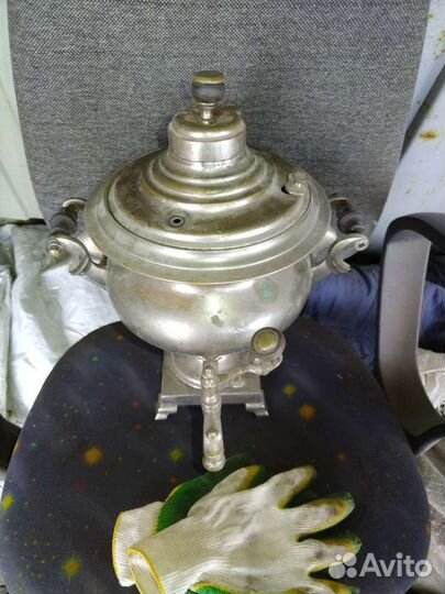 Два угольных самовара