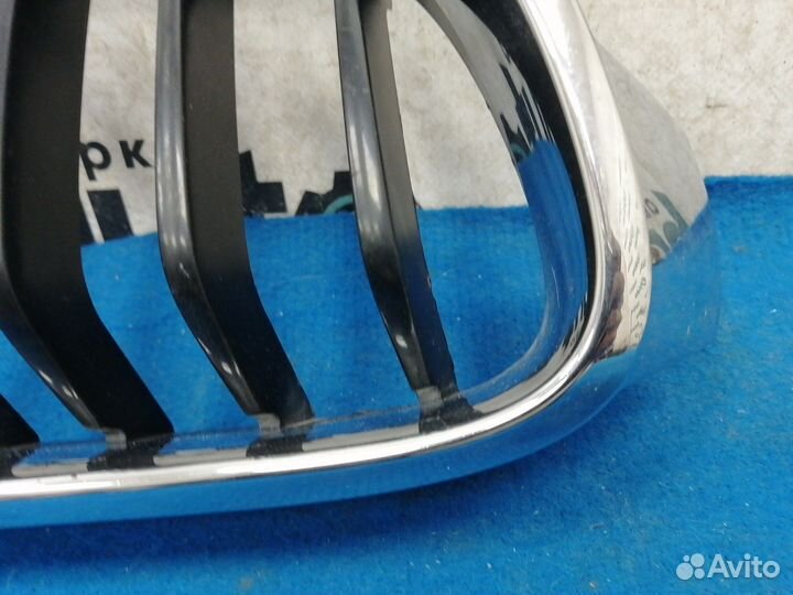Решетка радиатора правая 51137255412 BMW 3 серия