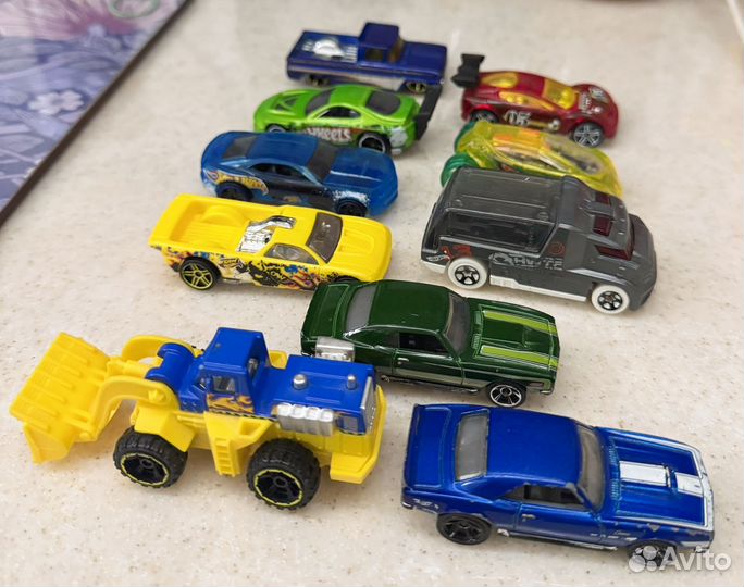 Hot wheels машинки