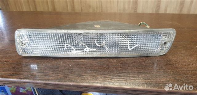 Поворотник передний левый Toyota Land Cruiser