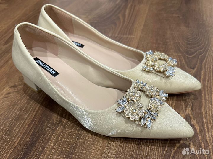 Нарядные туфли бежевые/ свадебные туфли 39