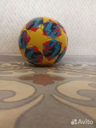 Футбольный мяч