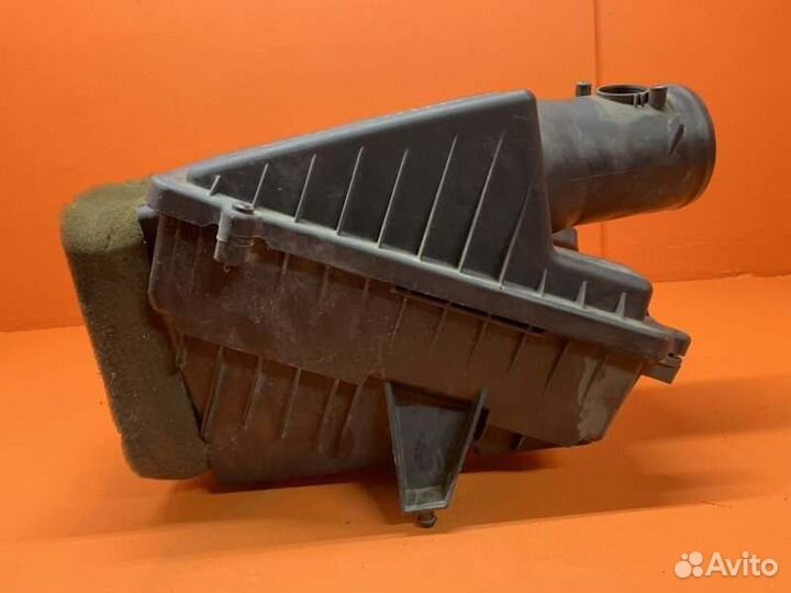 Корпус воздушного фильтра Chevrolet Tahoe GMT900