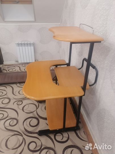 Компьютерный стол