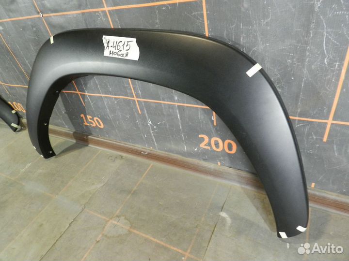 Накладка крыла заднего правого - Toyota Hilux 8