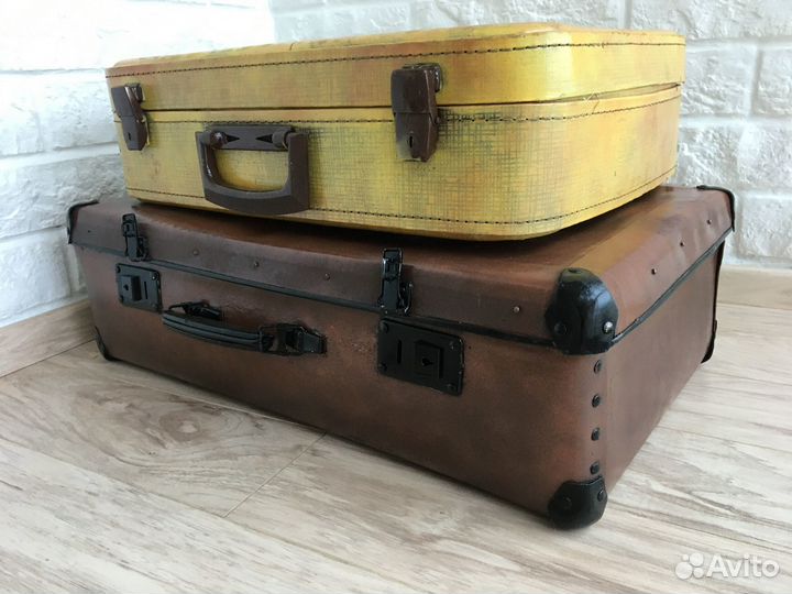 Чемоданы времен СССР покрашенные