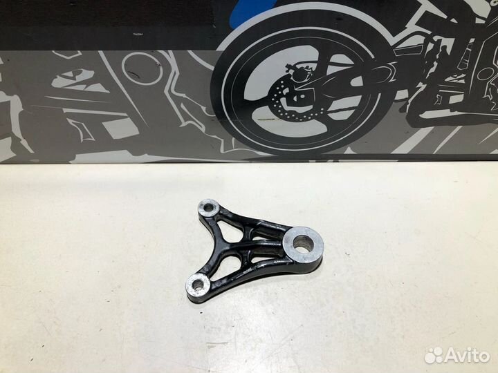 Кронштейн суппорта Suzuki GSF 400-1 Bandit 1994г