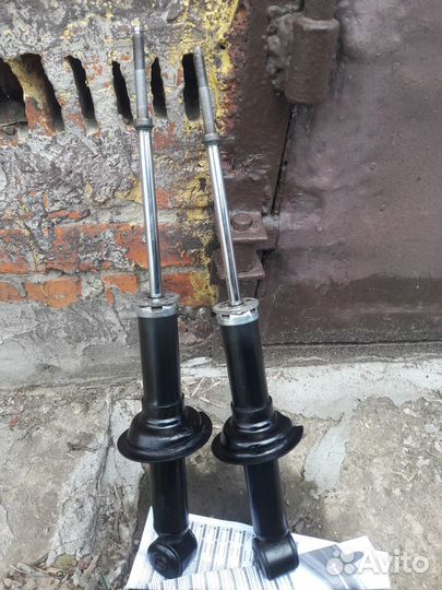 Амортизаторы задней подвески