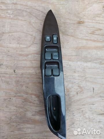 Блок управления стеклоподъемниками передней правой