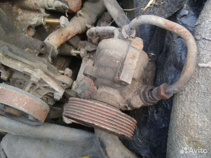 Насос гидроусилителя на Рено Лагуна 2.0i 1995 г.в