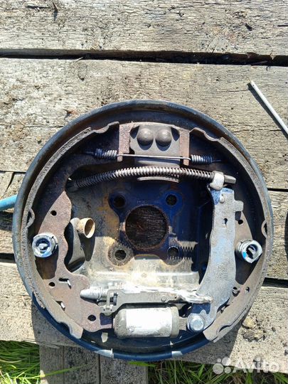 Щит опорный задний на Рено Аркана 2021г