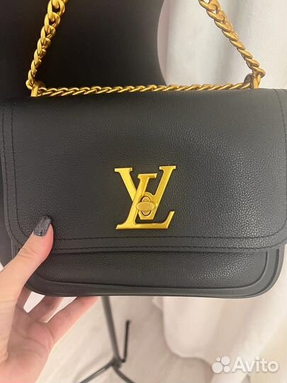 Сумка Louis Vuitton Lockme