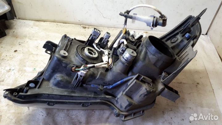 Фара правая Toyota Land Cruiser