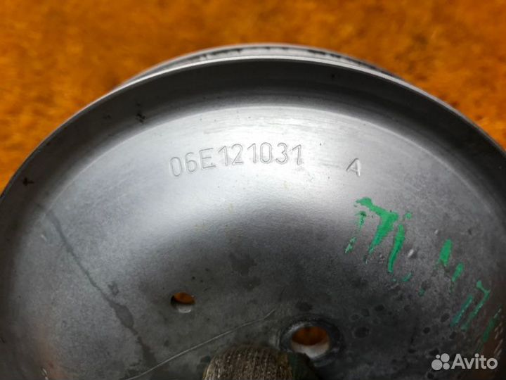 Шкив помпы Audi A6 C6/4F BDW 2005-2008
